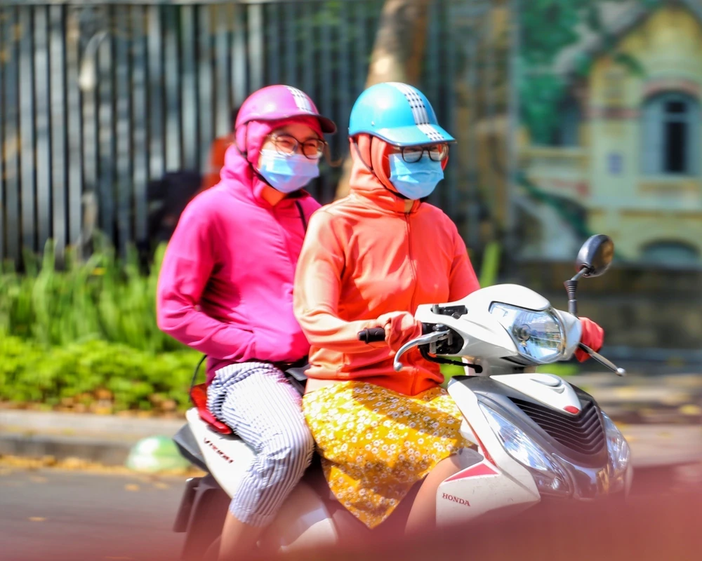 Hãy bảo vệ che chắn bản thân đầy đủ khi ra đường